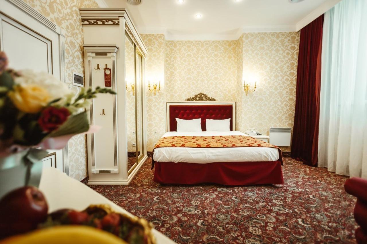 De Paris Hotel Киев Екстериор снимка